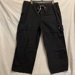 i.e. relaxed black cotton capri pants